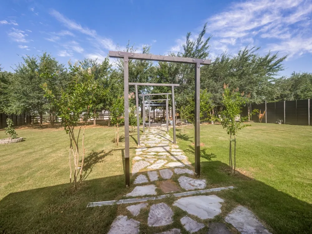 102 White Oak Drive Krugerville, TX 76227