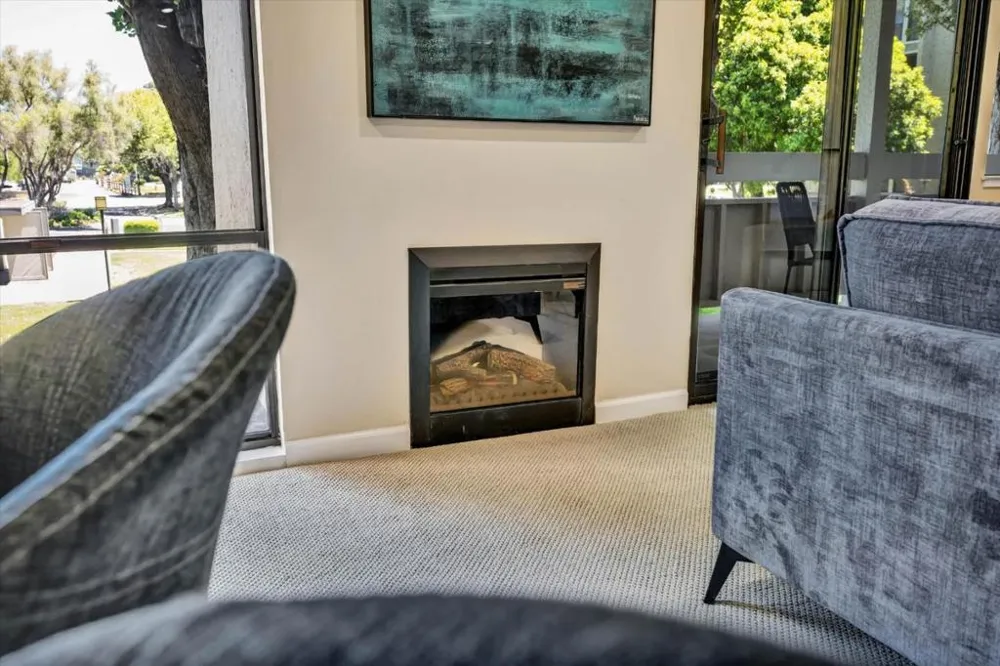 1170 Foster City Boulevard #107 Foster City, CA 94404