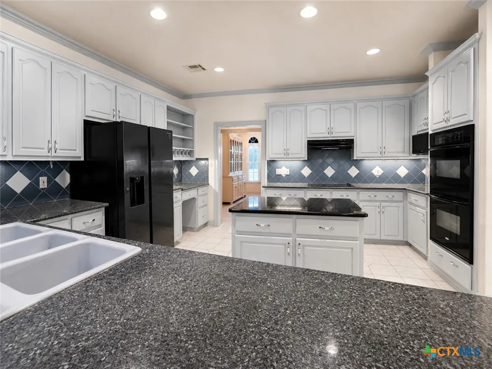 2450 W Amity Road Salado, TX 76571