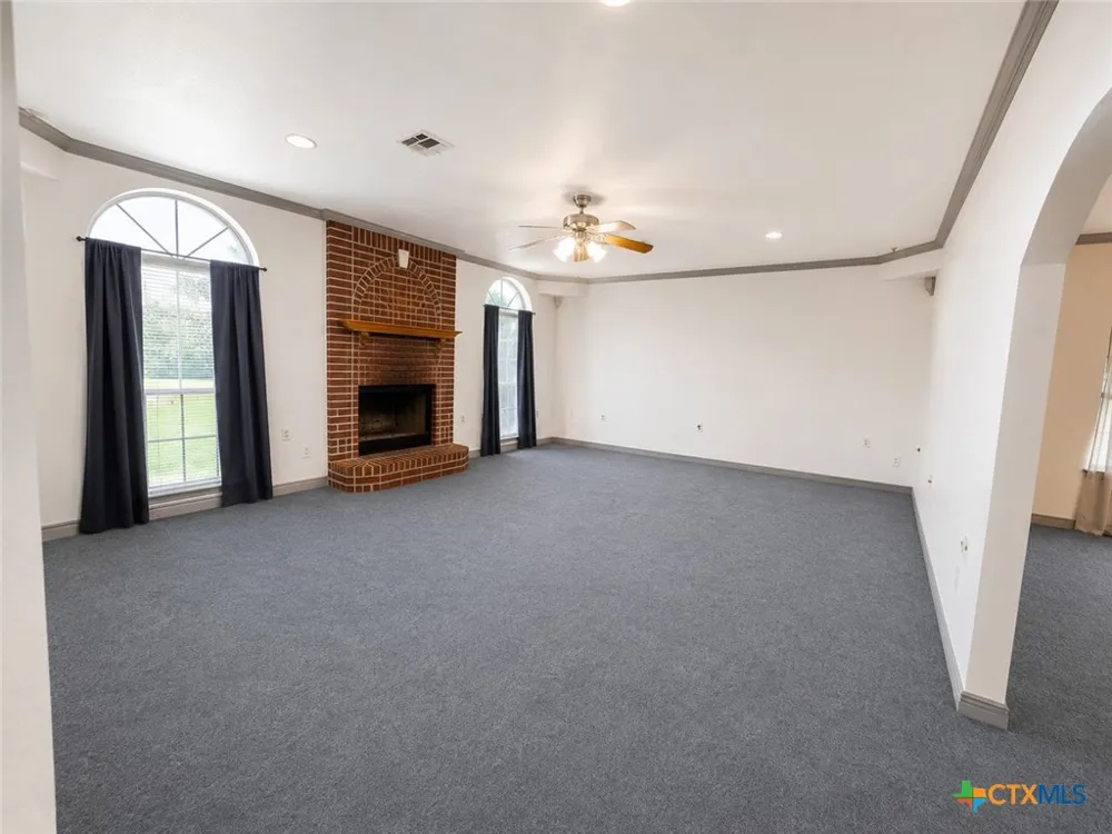 2450 W Amity Road Salado, TX 76571