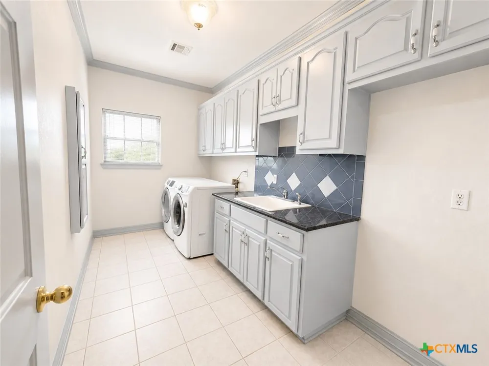 2450 W Amity Road Salado, TX 76571