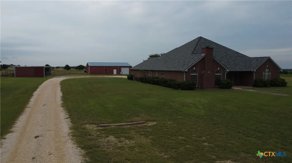 2450 W Amity Road Salado, TX 76571