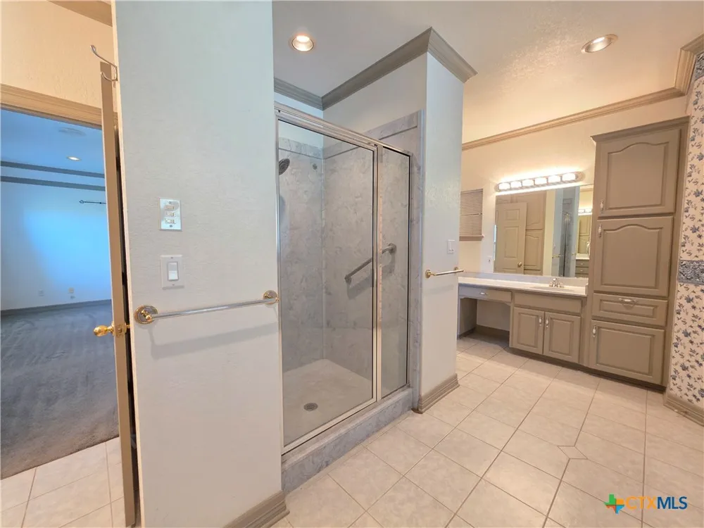 2450 W Amity Road Salado, TX 76571