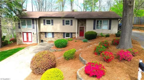 1524 Holly Circle
