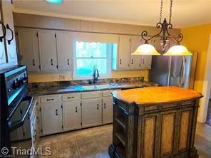 1524 Holly Circle Wilkesboro, NC 28697