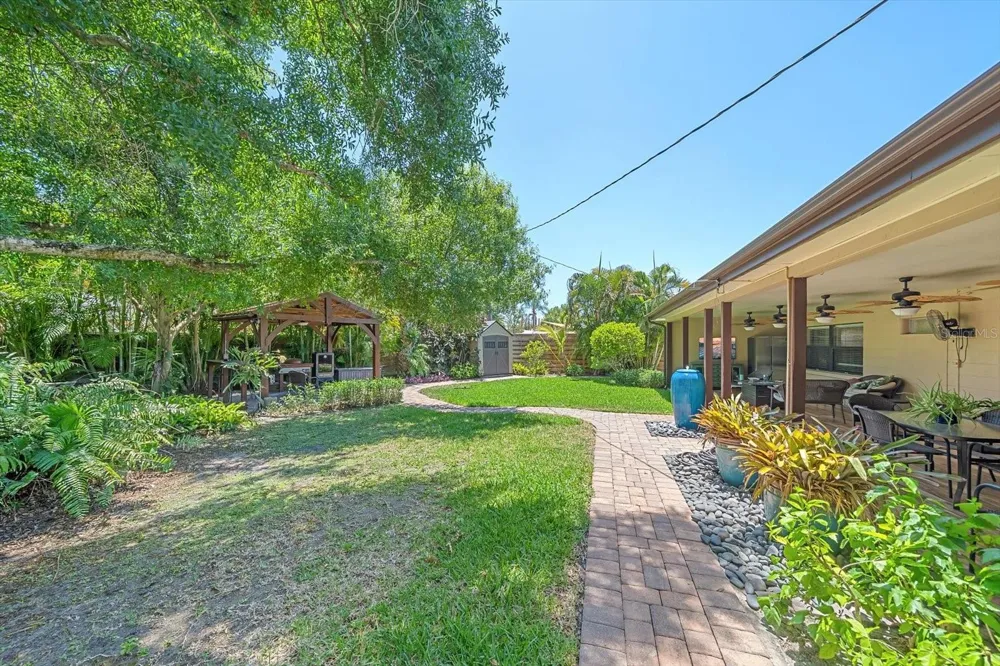 2462 CLEMATIS STREET Sarasota, FL 34239