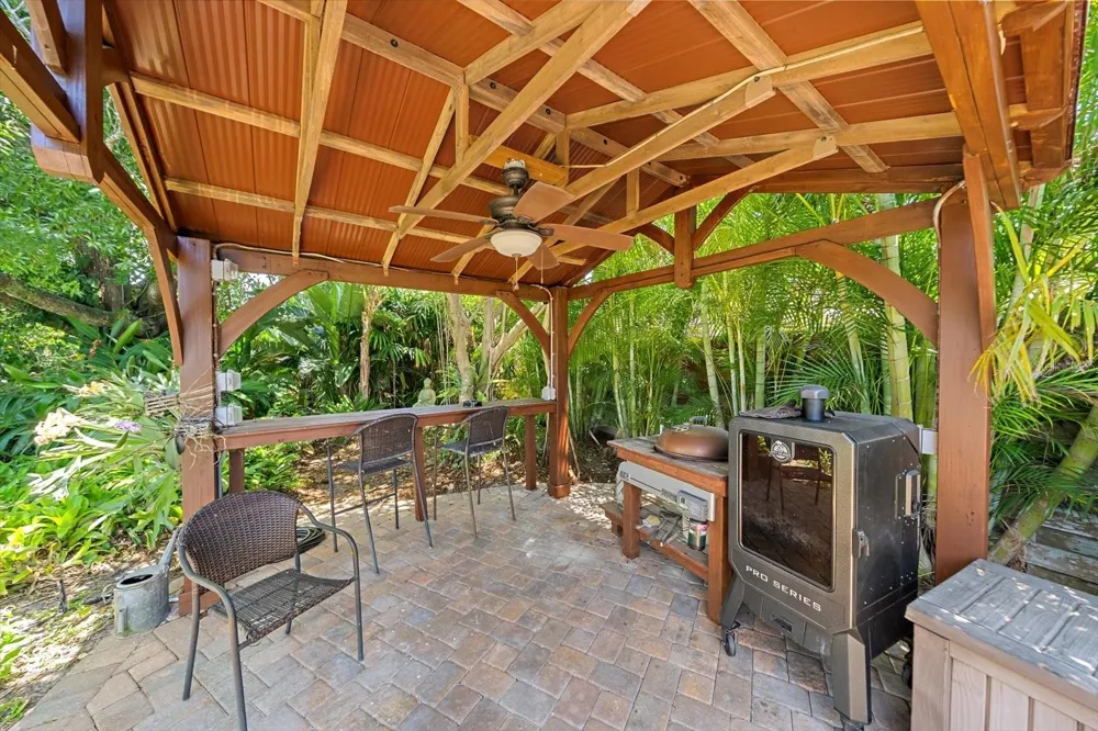 2462 CLEMATIS STREET Sarasota, FL 34239