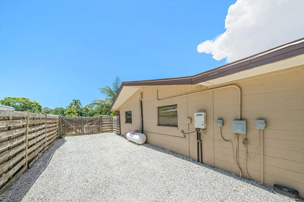 2462 CLEMATIS STREET Sarasota, FL 34239