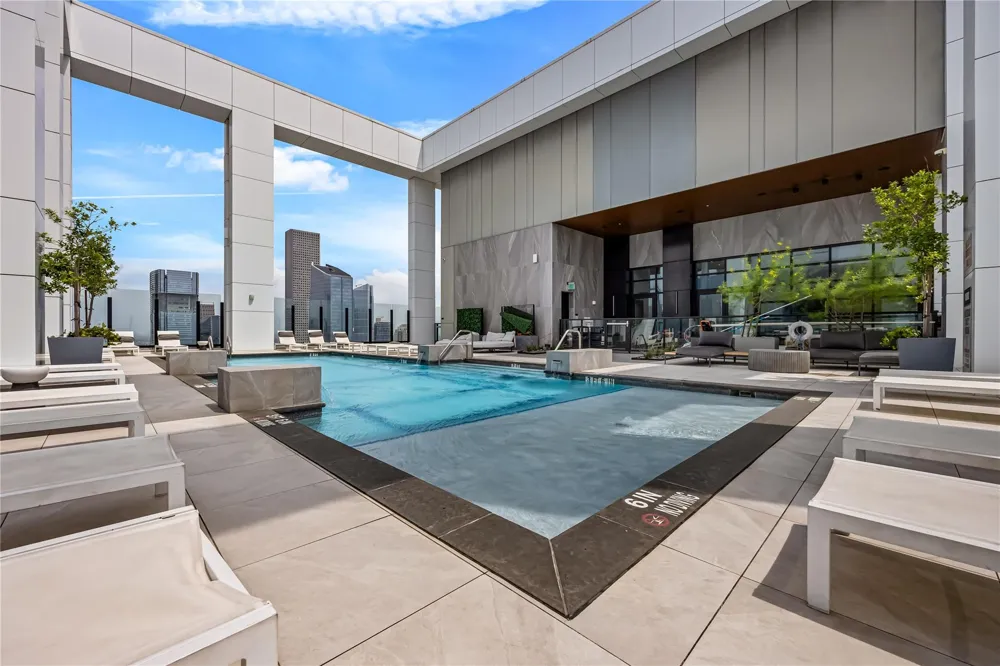 808 Crawford Street #4102 Houston, TX 77010
