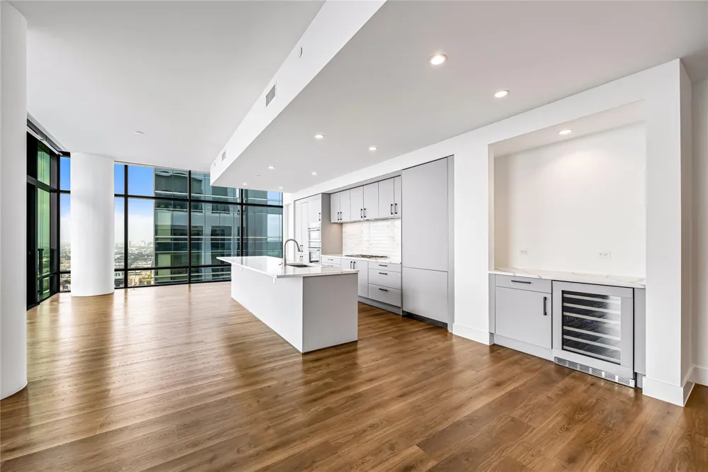808 Crawford Street #4102 Houston, TX 77010