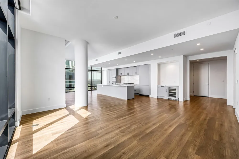 808 Crawford Street #4102 Houston, TX 77010