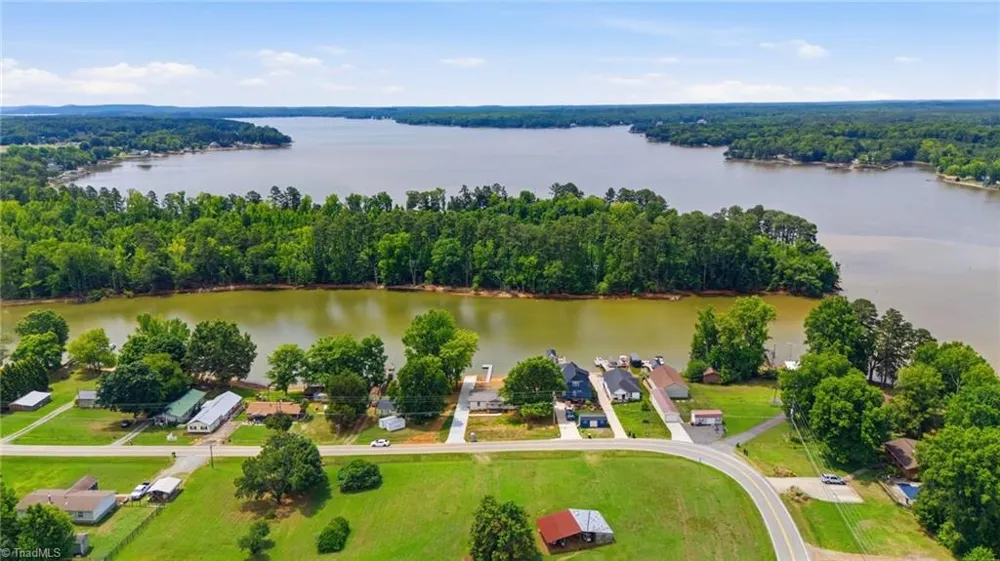 2516 Riverview Road Lexington, NC 27292