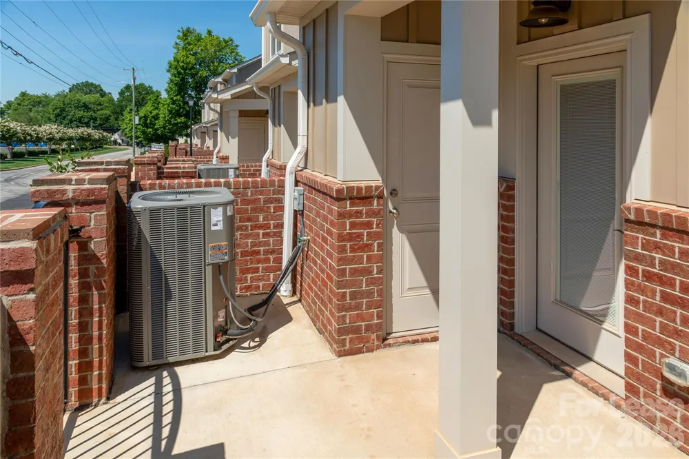 20 Peachtree Avenue NW Concord, NC 28025