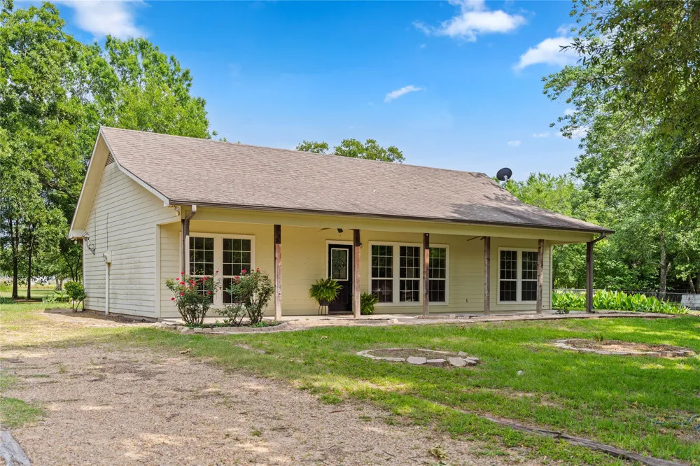 109 Rs County Road 3319 Emory, TX 75440