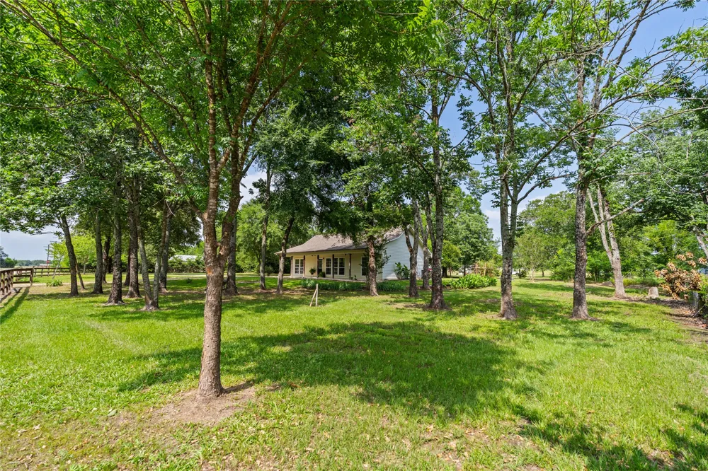 109 Rs County Road 3319 Emory, TX 75440