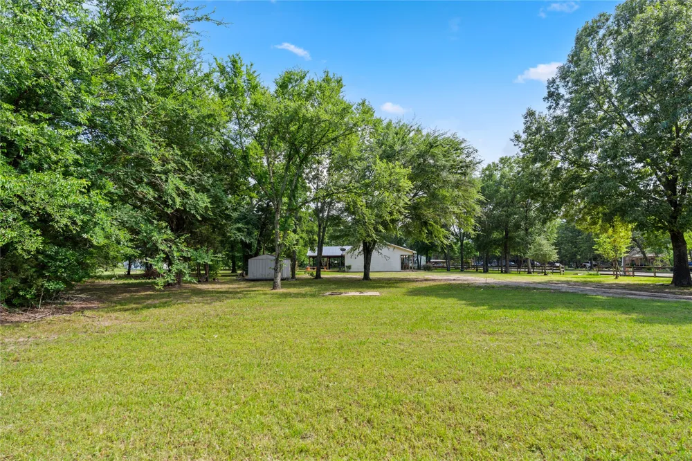 109 Rs County Road 3319 Emory, TX 75440
