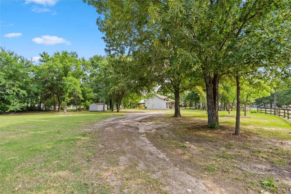 109 Rs County Road 3319 Emory, TX 75440