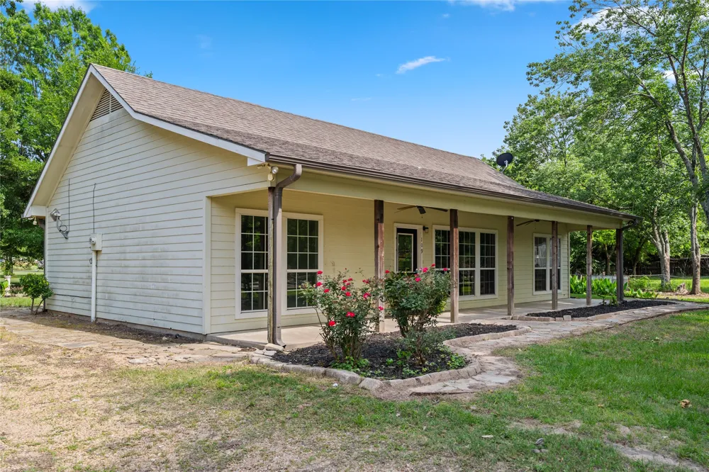 109 Rs County Road 3319 Emory, TX 75440