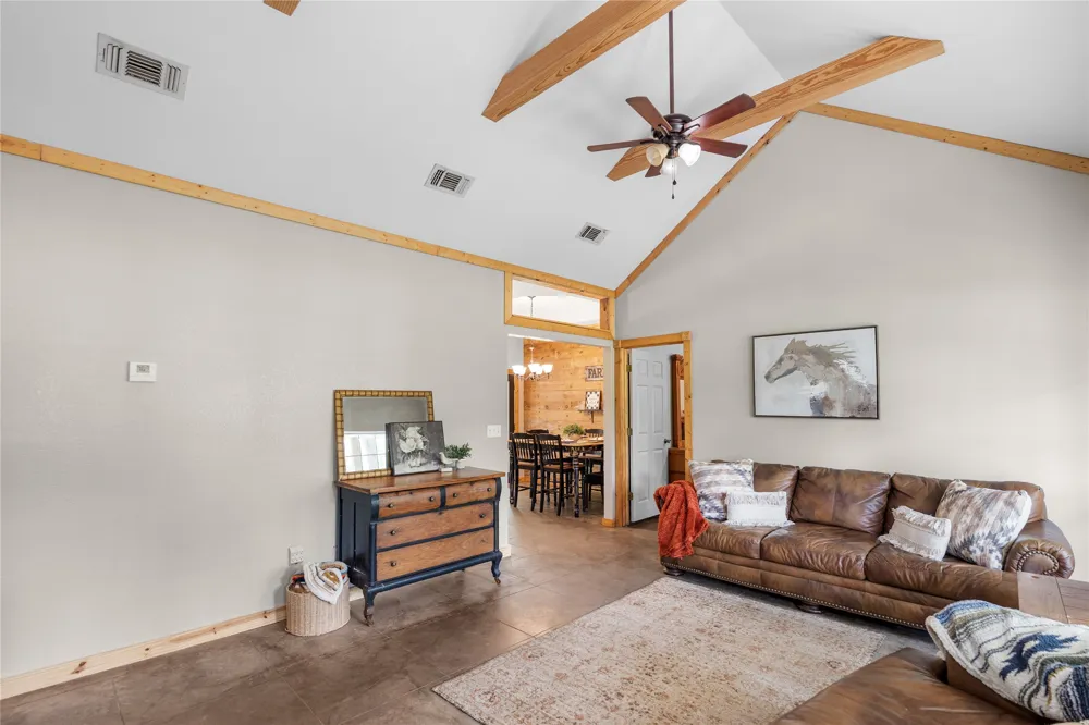 109 Rs County Road 3319 Emory, TX 75440
