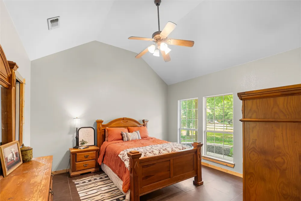 109 Rs County Road 3319 Emory, TX 75440