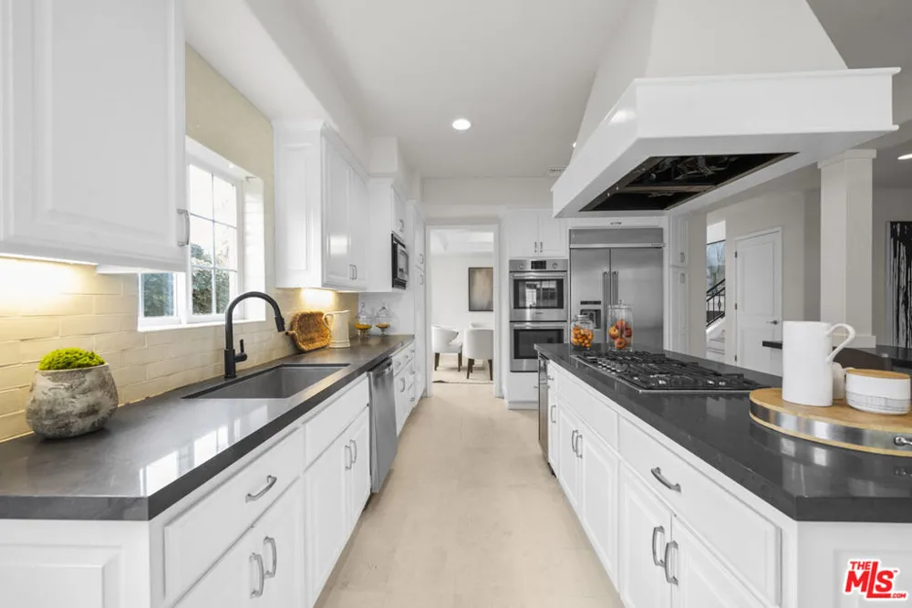 7861 W 80th Street Playa del Rey, CA 90293
