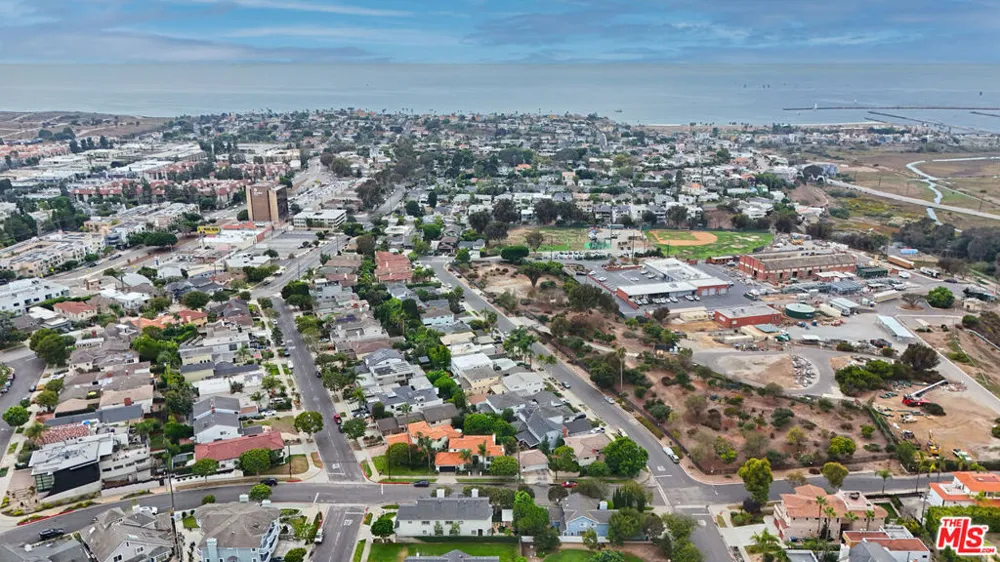 7861 W 80th Street Playa del Rey, CA 90293