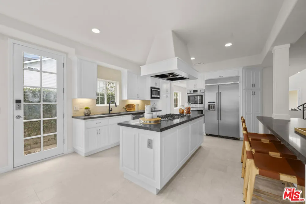 7861 W 80th Street Playa del Rey, CA 90293