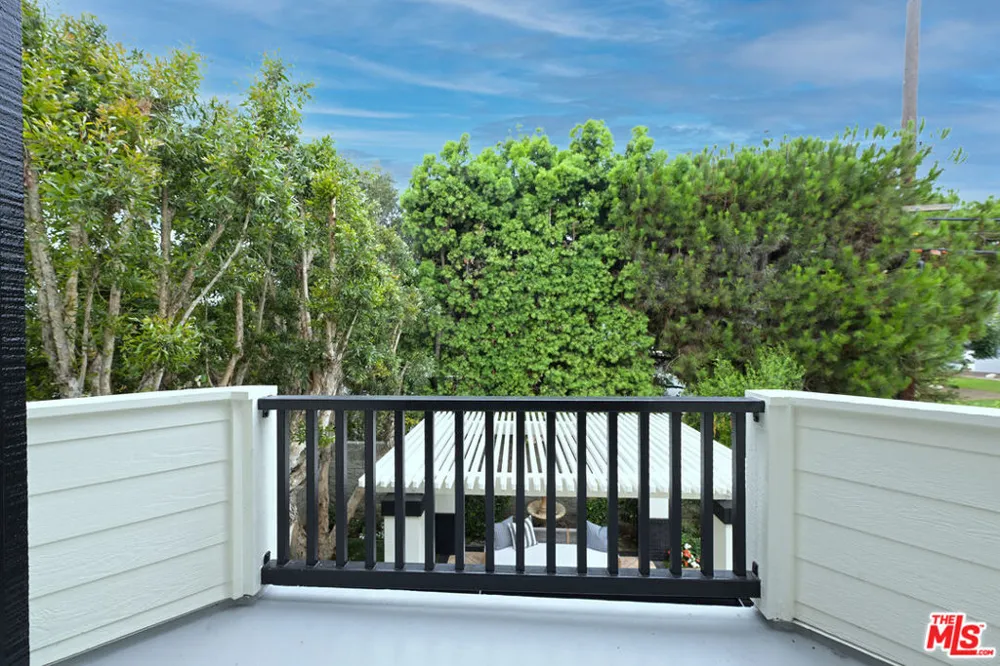 7861 W 80th Street Playa del Rey, CA 90293