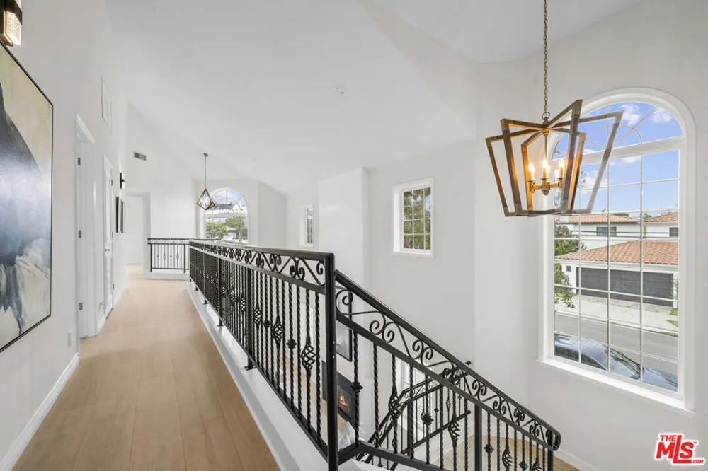 7861 W 80th Street Playa del Rey, CA 90293