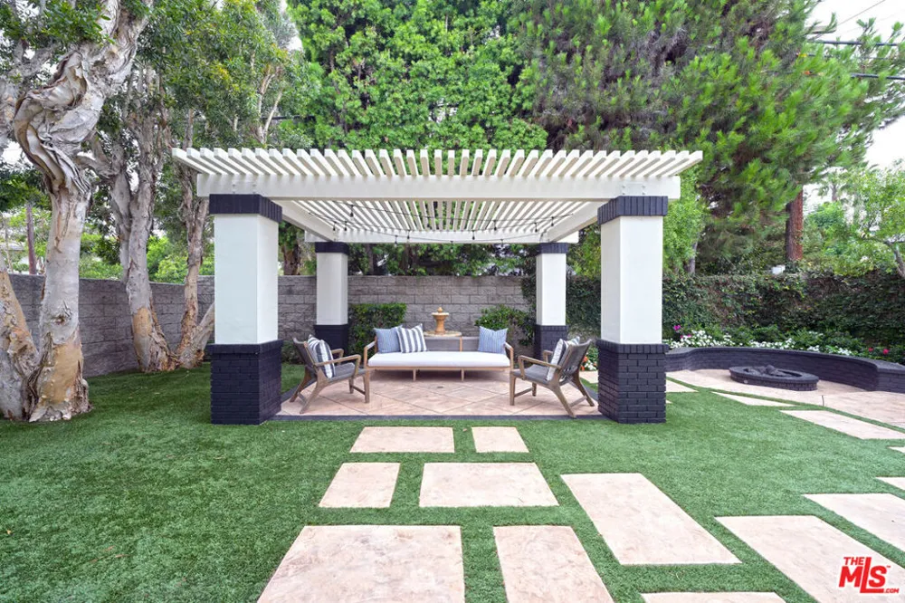 7861 W 80th Street Playa del Rey, CA 90293