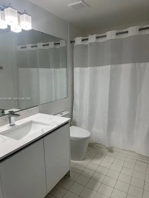 5091 NW 7th St #1008 Miami, FL 33126