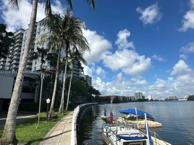 5091 NW 7th St #1008 Miami, FL 33126