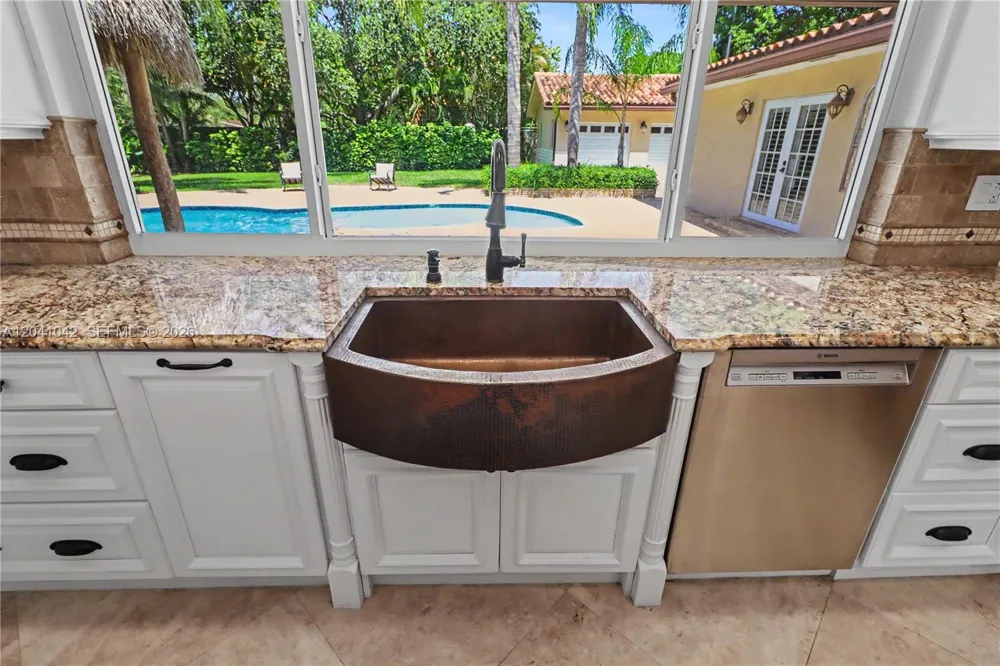 15144 SW 72nd Ct Palmetto Bay, FL 33158
