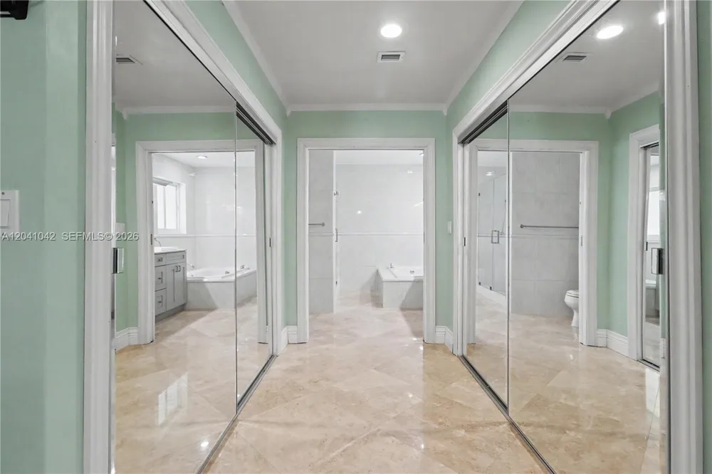 15144 SW 72nd Ct Palmetto Bay, FL 33158