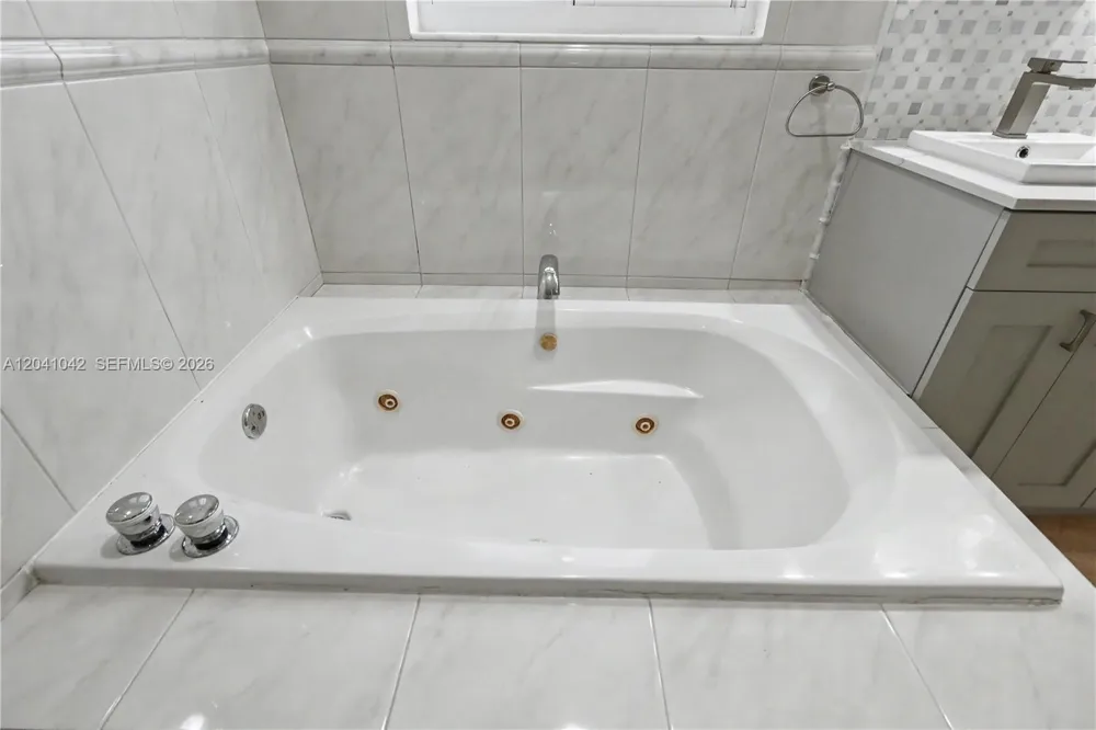15144 SW 72nd Ct Palmetto Bay, FL 33158