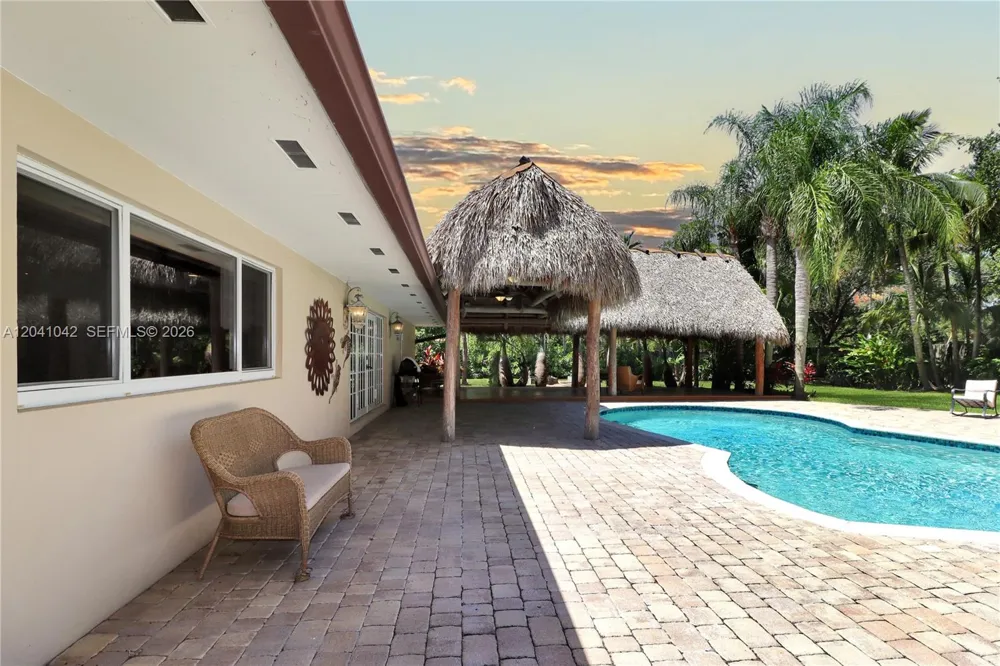 15144 SW 72nd Ct Palmetto Bay, FL 33158