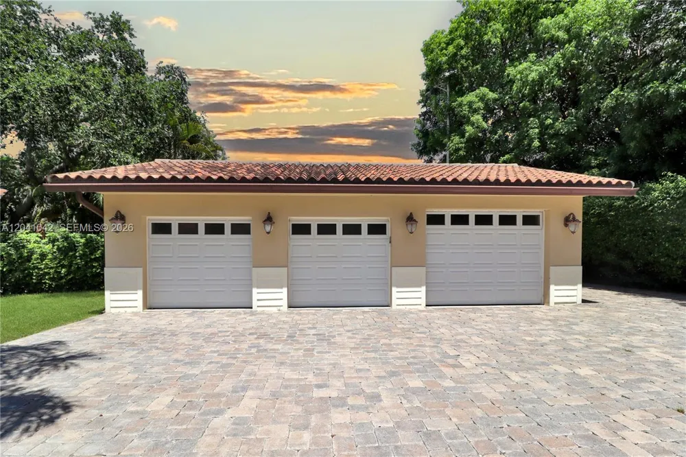 15144 SW 72nd Ct Palmetto Bay, FL 33158