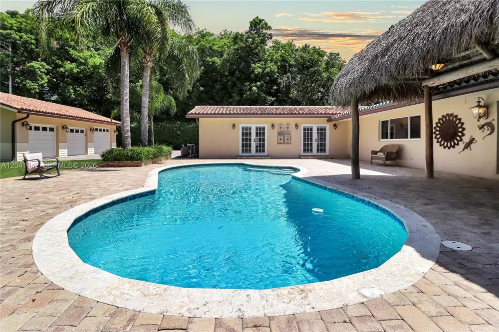 15144 SW 72nd Ct Palmetto Bay, FL 33158