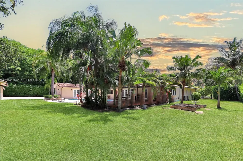 15144 SW 72nd Ct Palmetto Bay, FL 33158