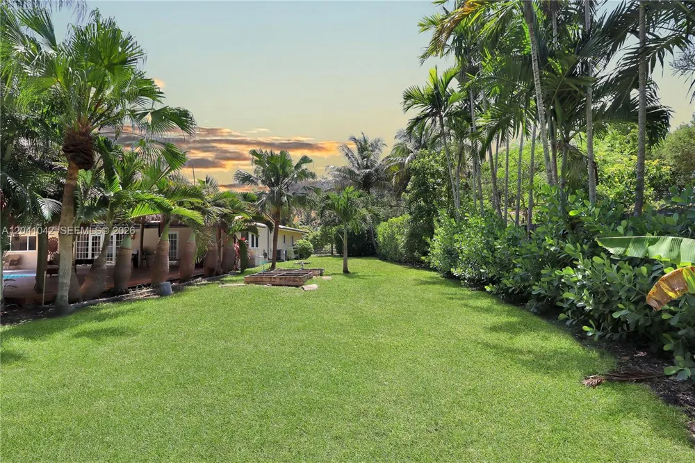 15144 SW 72nd Ct Palmetto Bay, FL 33158