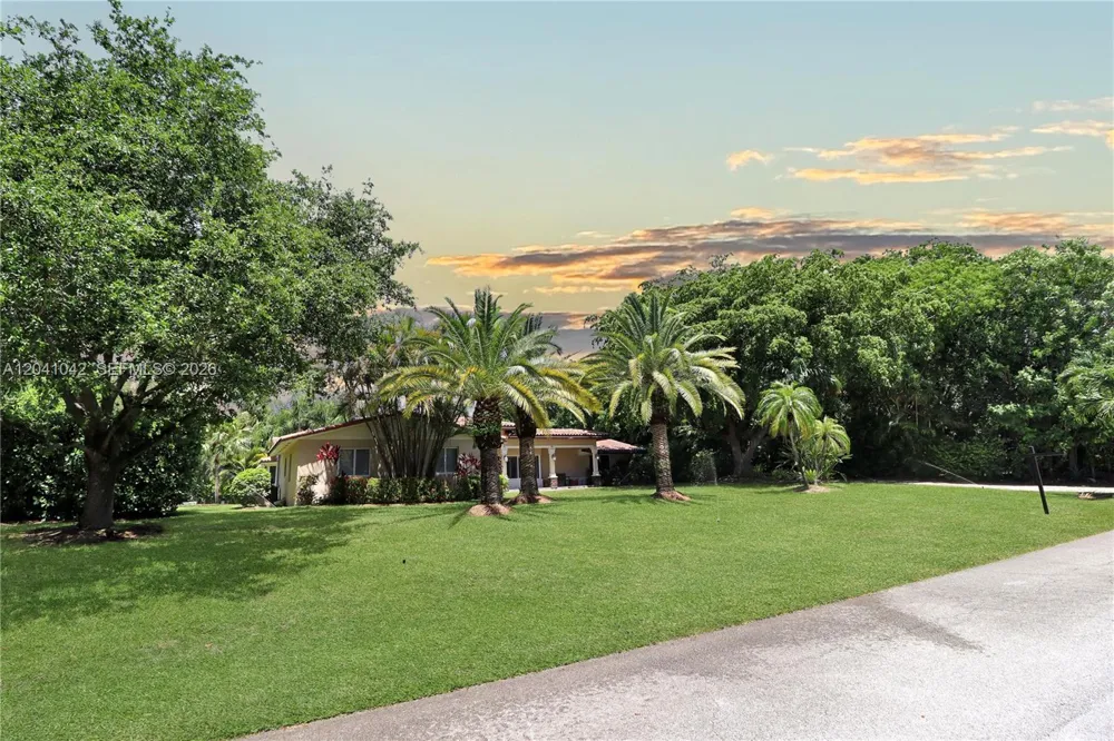 15144 SW 72nd Ct Palmetto Bay, FL 33158