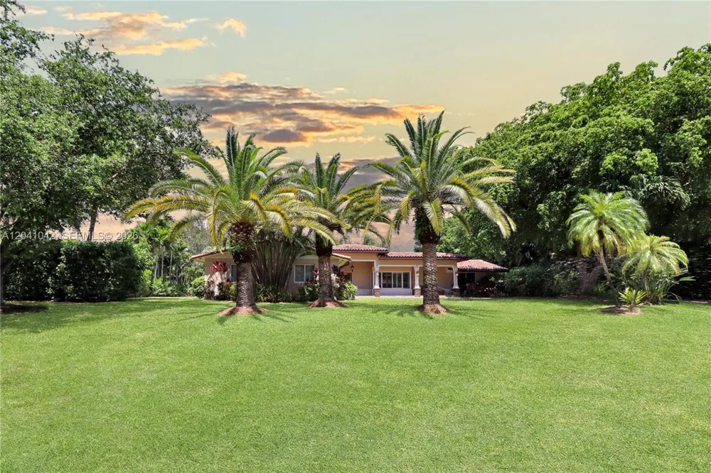 15144 SW 72nd Ct Palmetto Bay, FL 33158
