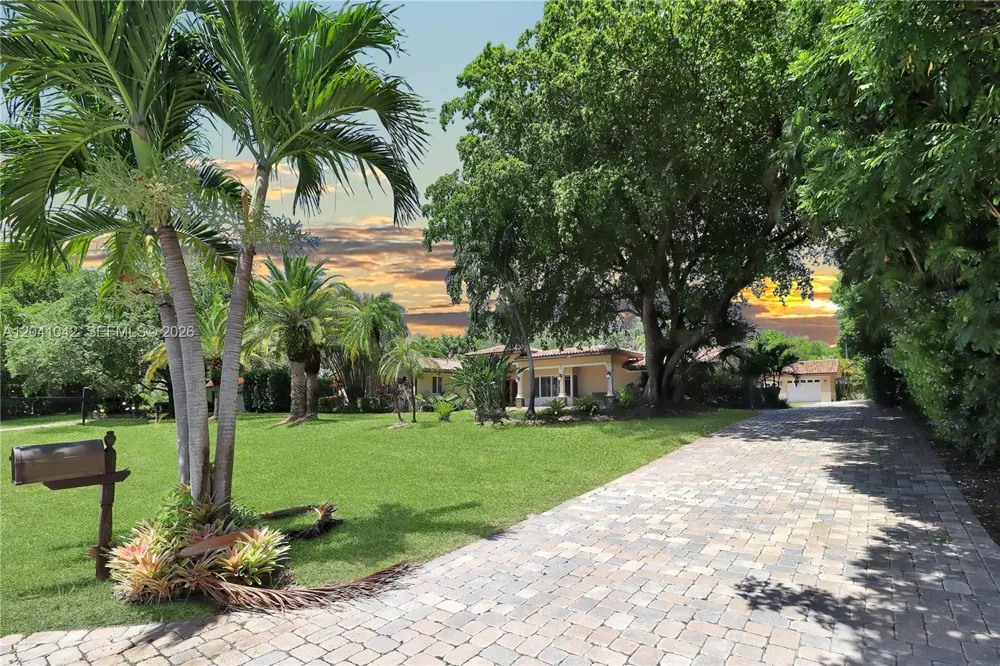 15144 SW 72nd Ct Palmetto Bay, FL 33158