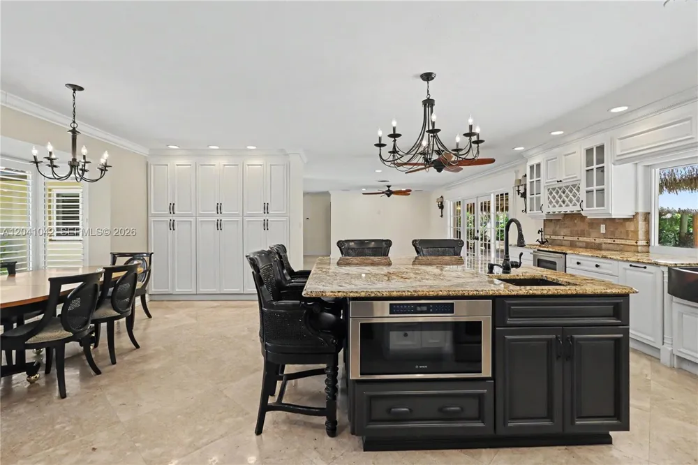 15144 SW 72nd Ct Palmetto Bay, FL 33158