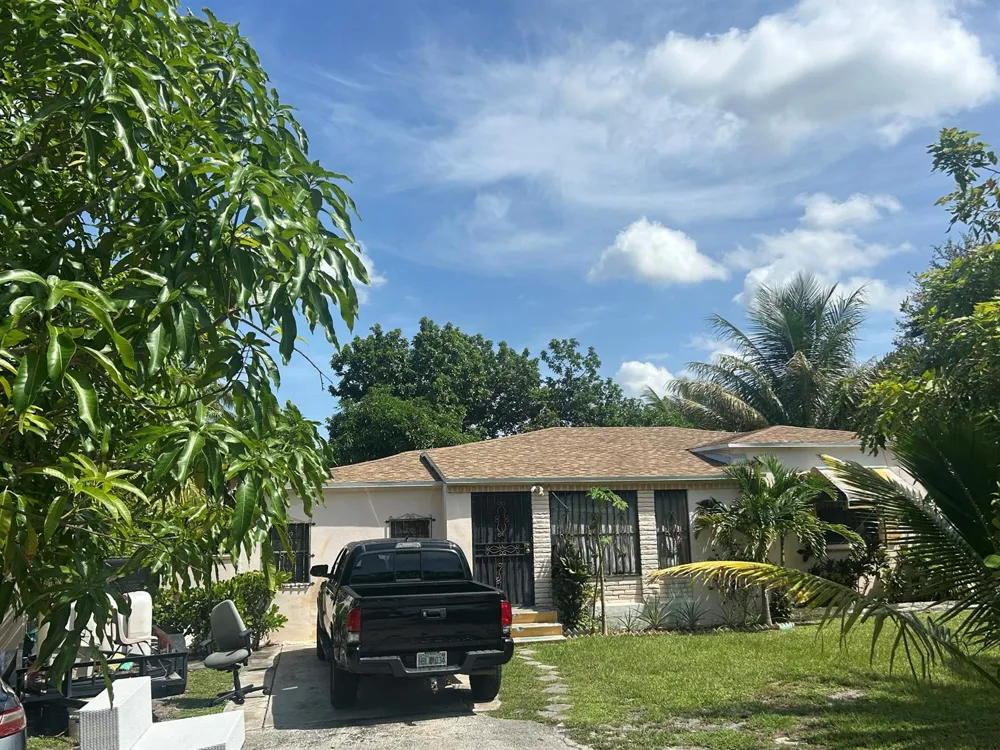 565 NW 143rd Street Miami, FL 33168