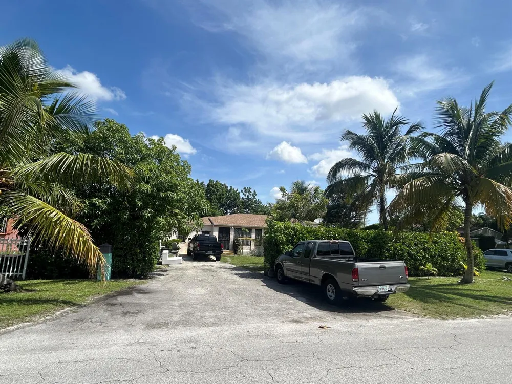 565 NW 143rd Street Miami, FL 33168