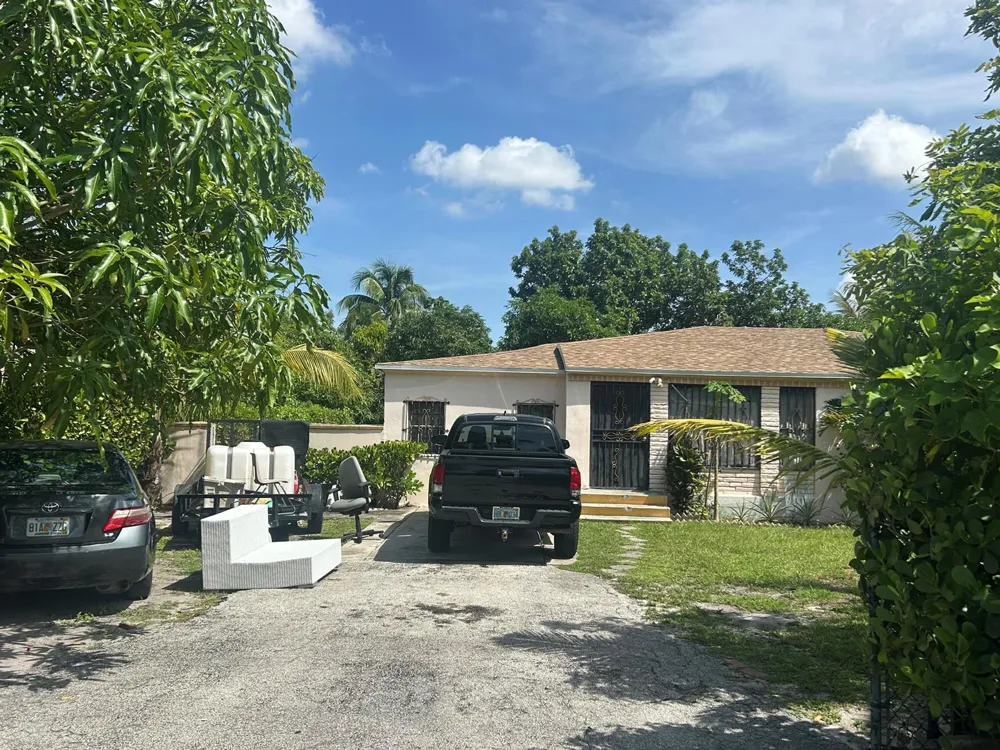 565 NW 143rd Street Miami, FL 33168