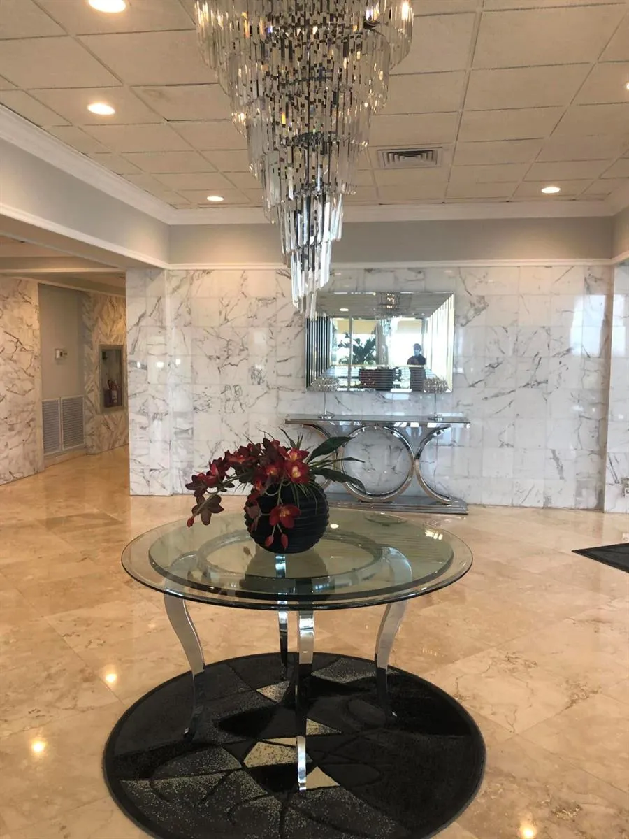 5440 Ocean Drive #803 Singer Island, FL 33404