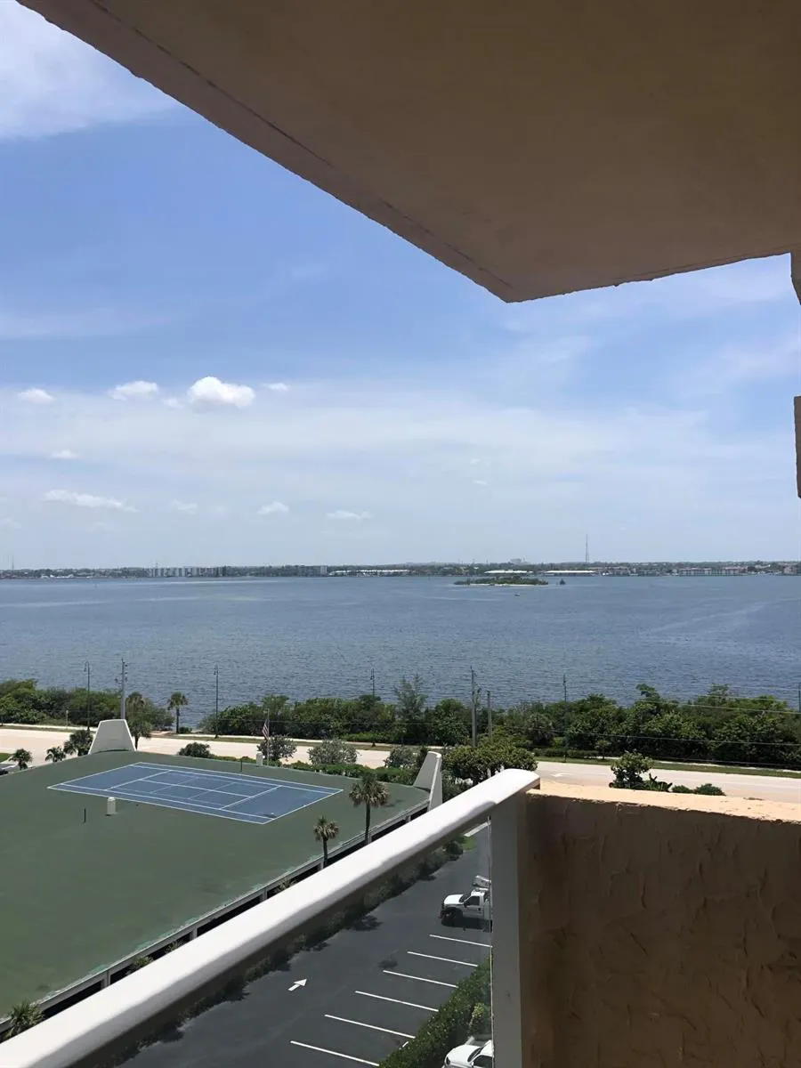 5440 Ocean Drive #803 Singer Island, FL 33404