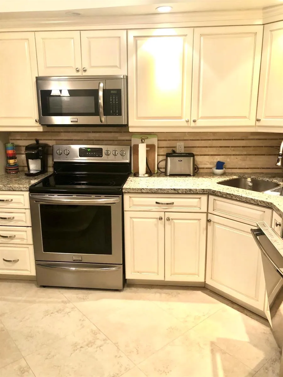 5440 Ocean Drive #803 Singer Island, FL 33404